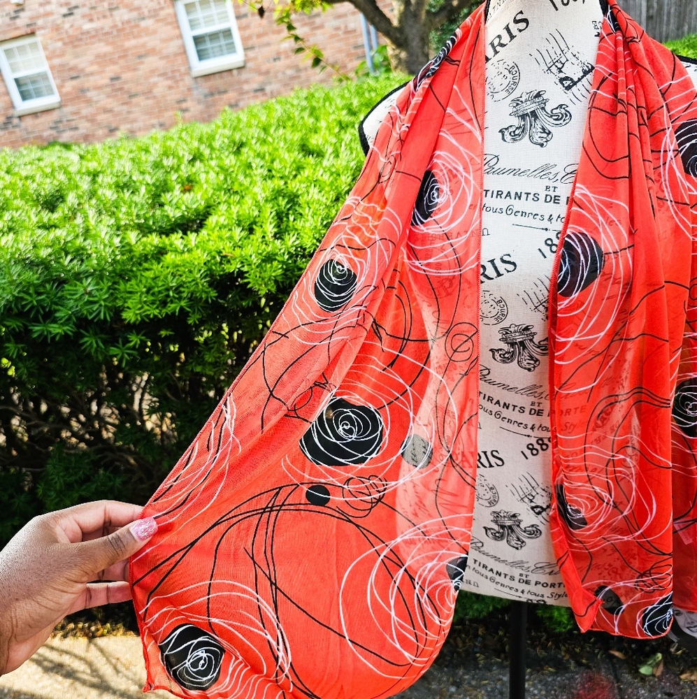 VTG Carolyn Strauss Geometric Swirl Design Scarf